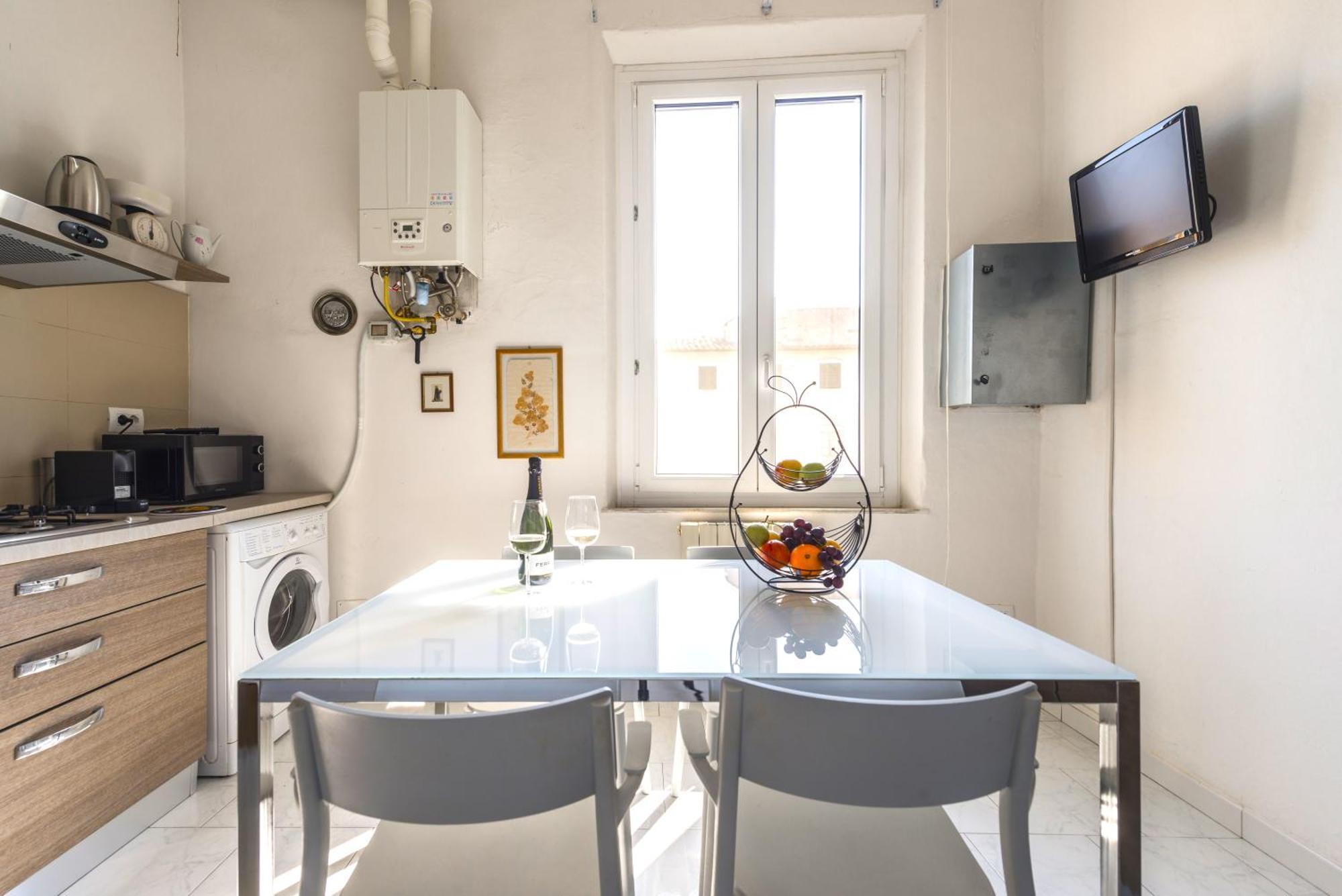 Hostly-suite Le Maioliche-near The Tower *